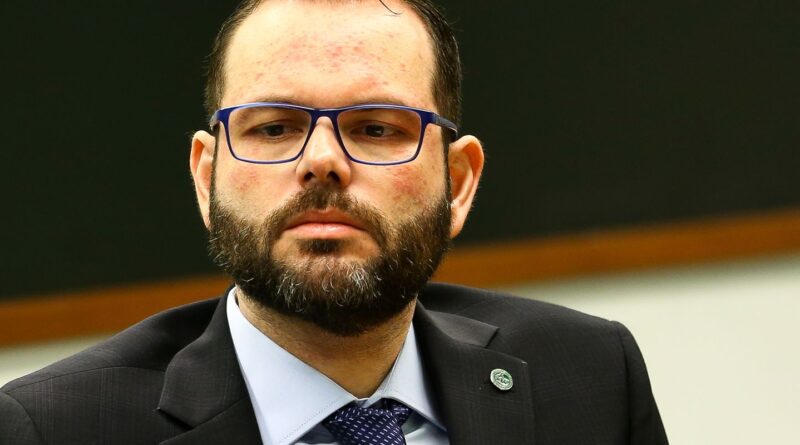 Relator no TSE vota contra cassação do senador Jorge Seif
