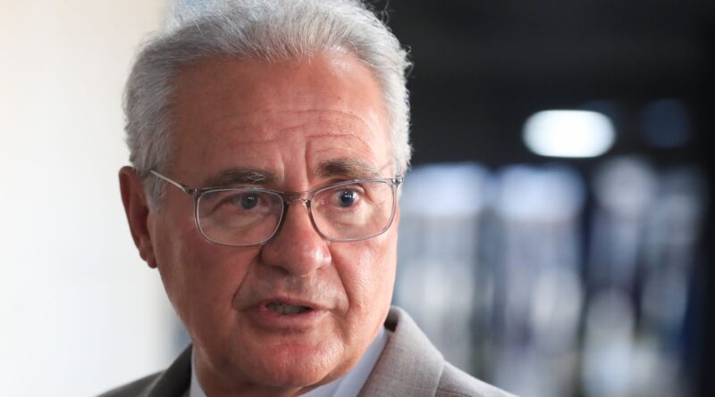 Senadores se reúnem com Fachin e pedem acesso à inquérito do Master