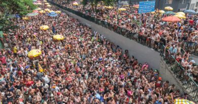 Tarde de blocos no Bixiga valoriza músicas brasileiras em São Paulo