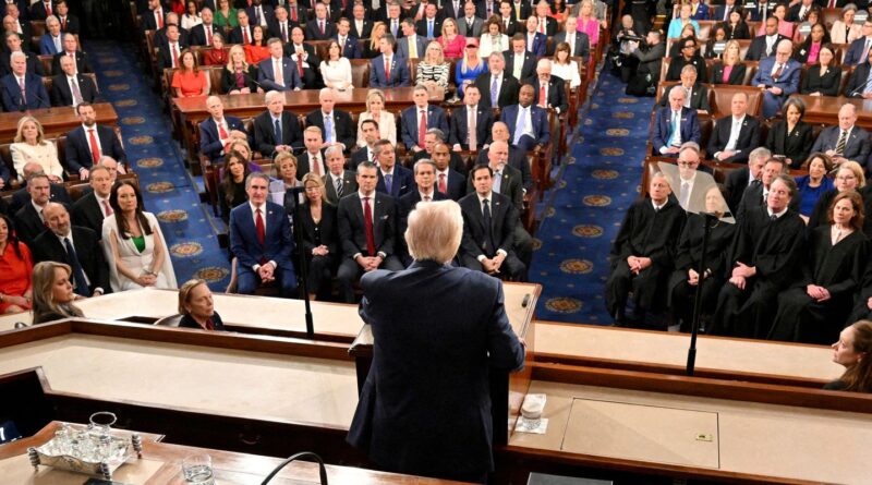 Trump proclama "era de ouro" em discurso sobre estado da União