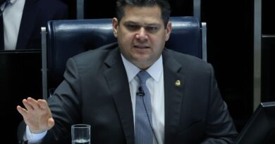 Alcolumbre mantém sessão da CPMI do INSS que quebrou sigilo de Lulinha