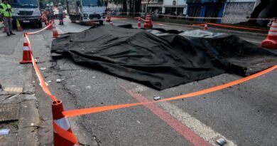 Explosão abre grande buraco na Rua da Consolação em São Paulo
