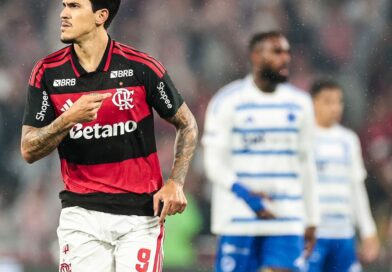 Flamengo vence Cruzeiro com gols de Pedro e Carrascal