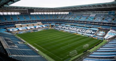 Grêmio faz 3 a 0 no Inter e está com uma mão na taça do Gauchão