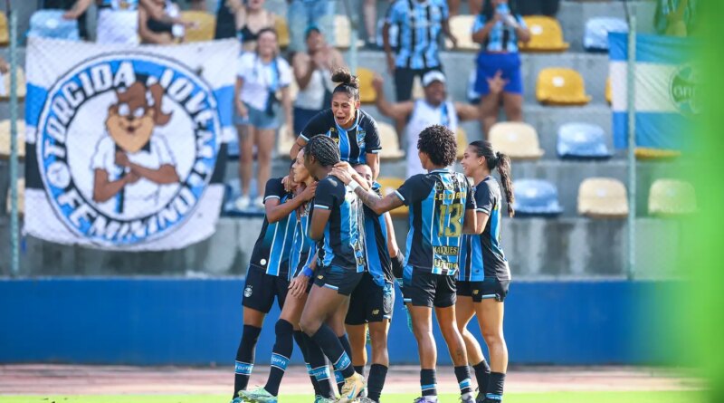 Grêmio supera Internacional por 2 a 1 no Brasileiro Feminino