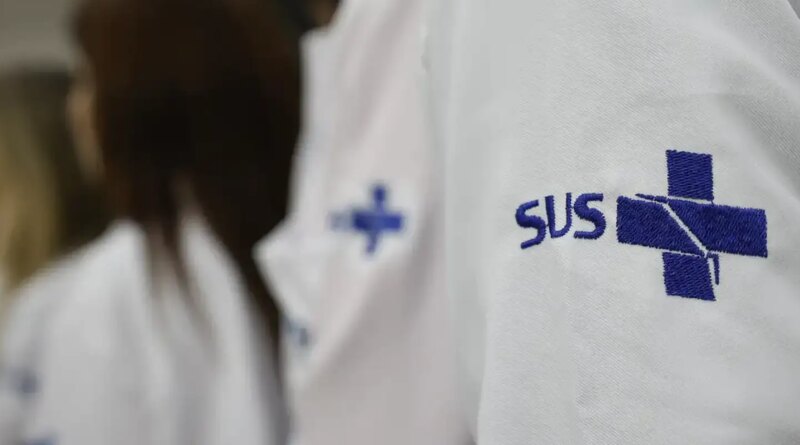 Março Azul: exames para rastrear câncer de intestino triplicam no SUS