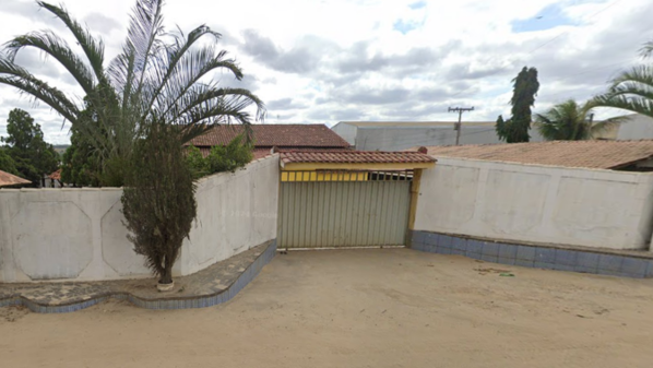 Motociclista baleado invade quarto de motel e escapa de atiradores em Nova Venécia