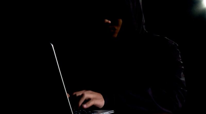 Ódio contra mulheres nas redes é tema do Caminhos da Reportagem