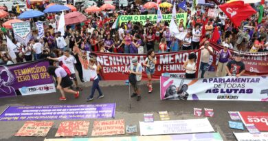 “Parem de nos matar”: exigem mulheres no 8 de março em Brasília