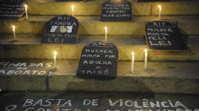 Pela vida das mulheres: atos do 8 de março ocupam ruas pelo Brasil