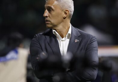 São Paulo anuncia demissão do técnico Hernán Crespo
