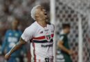 São Paulo vence Chapecoense e assume liderança isolada do Brasileiro
