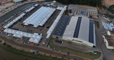 Vista aérea da estrutura da feira da Cooabriel em São Gabriel