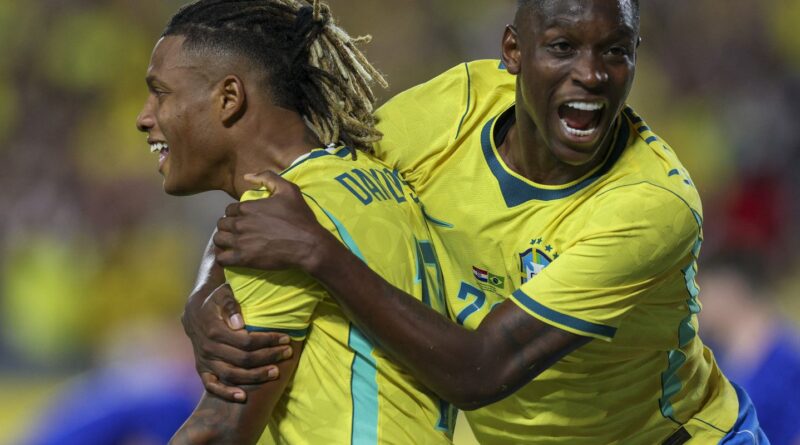 Brasil derrota Croácia em último jogo antes da convocação para a Copa