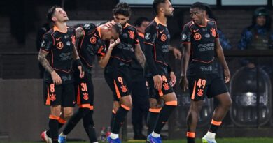 Corinthians derrota Platense na Libertadores na estreia de Diniz