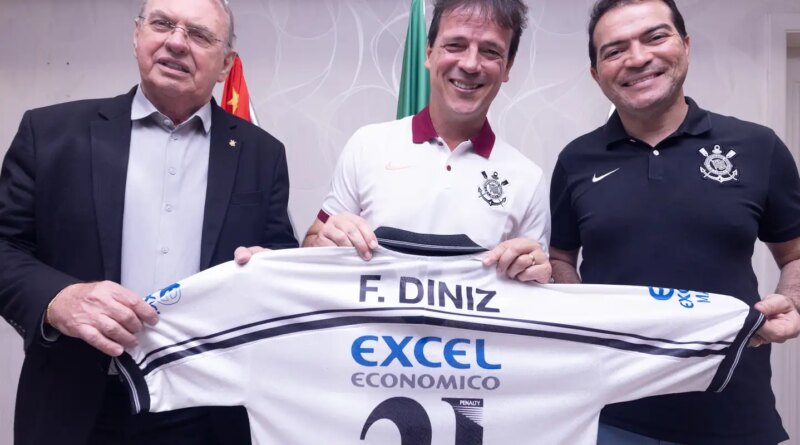 Fernando Diniz é anunciado como novo técnico do Corinthians