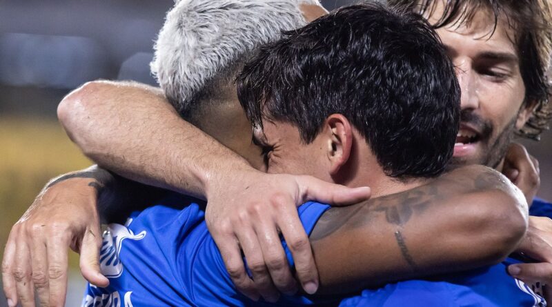 Matheus Pereira decide e Cruzeiro estreia da Libertadores com vitória