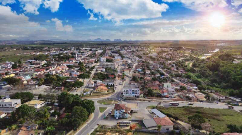 Professora e diretora são chamadas de "macaca" e "escurinha" em ataques racistas de pais em escola de Boa Esperança
