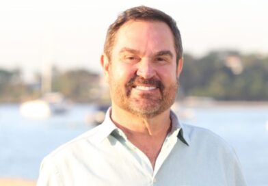 Imagem institucional de Du Kawasaki em contexto político no Espírito Santo