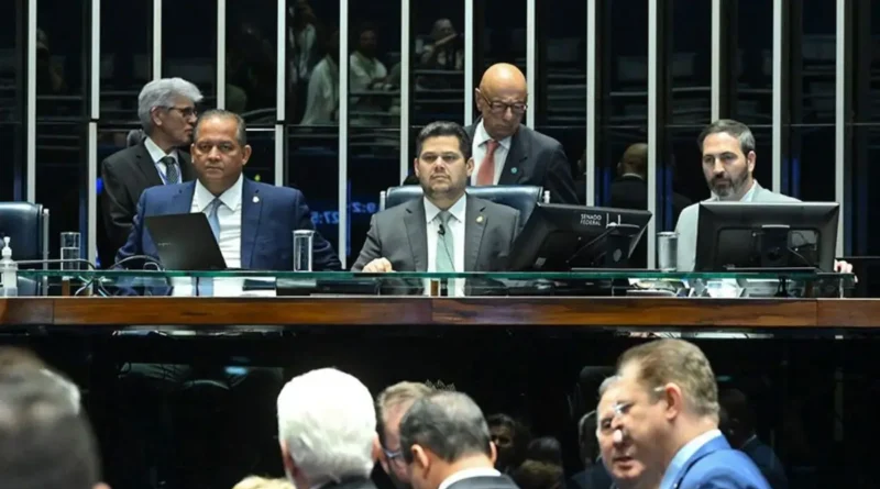 Plenário do Congresso durante sessão que derrubou veto presidencial
