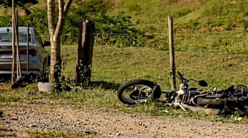 Jovem de 19 anos morre em acidente entre carro e moto na ES 346 em Marilândia
