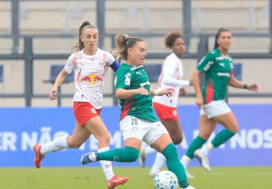 Palmeiras vence Bragantino e dorme na liderança do Brasileiro Feminino