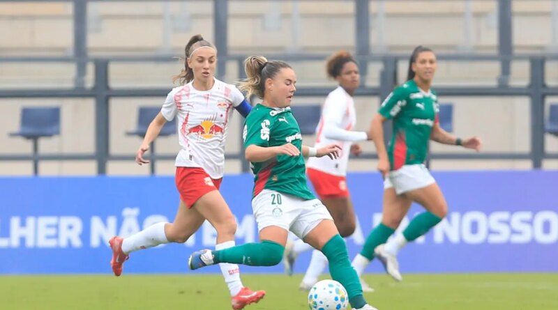 Palmeiras vence Bragantino e dorme na liderança do Brasileiro Feminino