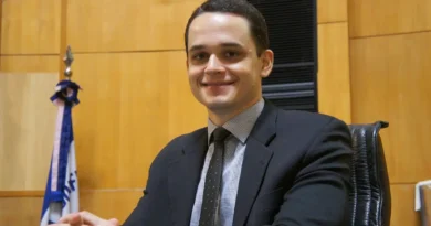 Imagem institucional de Lorenzo Pazolini relacionada a pesquisa eleitoral no ES