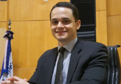 Imagem institucional de Lorenzo Pazolini relacionada a pesquisa eleitoral no ES