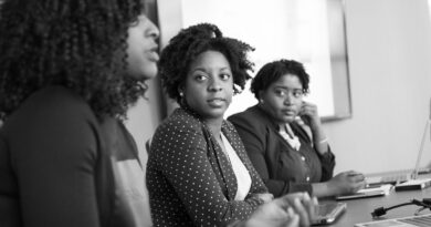 Desemprego entre mulheres negras jovens chega a 24,7%, aponta estudo
