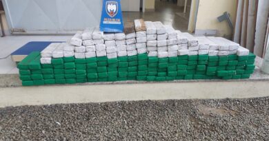 Homem é preso com mais de 160 quilos de maconha em sacos de ração no Norte do ES