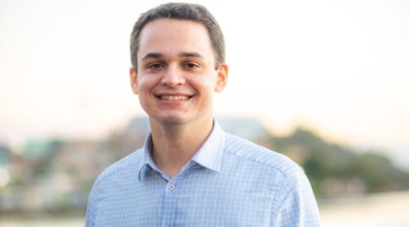 Lorenzo Pazolini em retrato utilizado em matéria sobre pesquisa eleitoral