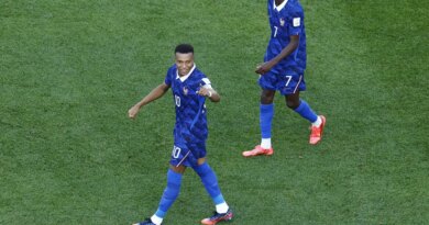 Mirando recordes de todos os tipos, França amplia status de favorita