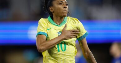 Barça anuncia Kerolin com valor recorde no futebol feminino brasileiro