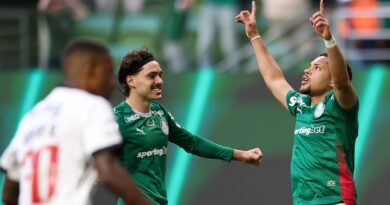 Palmeiras goleia Vasco e volta a abrir frente no Brasileirão: 4 a 1