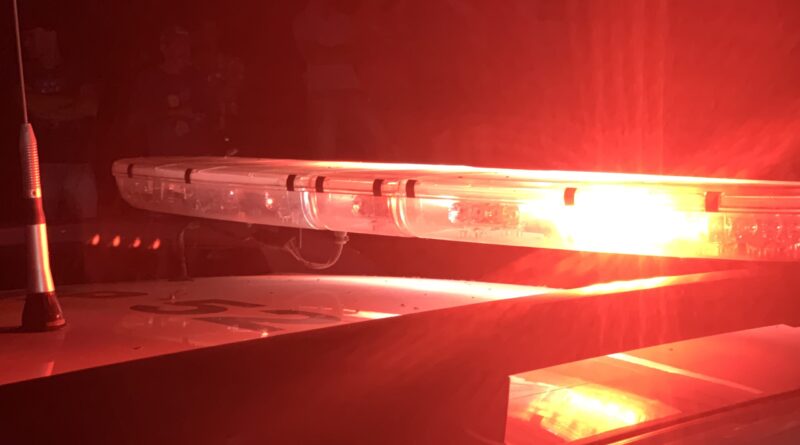 Parentes encontram homem assassinado a facadas no quintal de casa em Pedro Canário