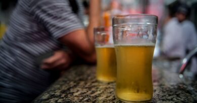 Álcool e cigarro podem causar cegueira, alertam especialistas