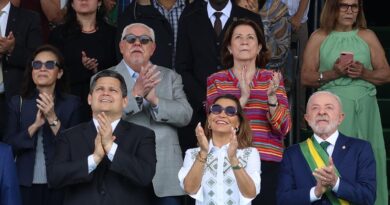Começa o desfile cívico-militar do Dia da Independência em Brasília