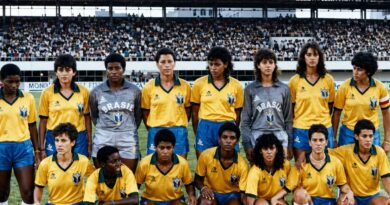 Desfile de 7 de Setembro homenageia pioneiras do futebol feminino