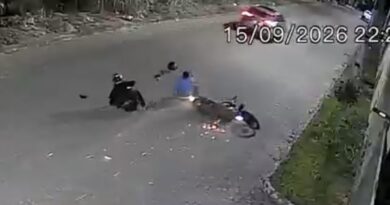 Dupla em moto roubada é derrubada por motorista durante tentativa de assalto em São Gabriel da Palha; veja vídeo