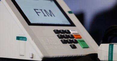 IA e vídeos falsos superam fake news como maior ameaça à democracia