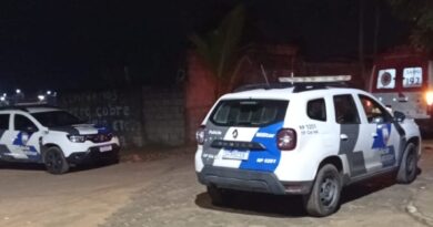 Jovem é assassinado e companheira é baleada após casa ser invadida por mascarado em Ponto Belo