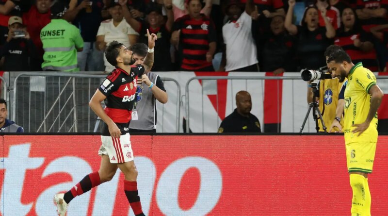 Rádio Nacional transmite Remo e Flamengo pelo Brasileirão hoje