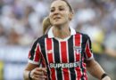 São Paulo vence o Corinthians, faz história e fica perto do título