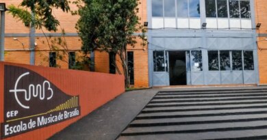 Alunos da Escola de Música de Brasília se apresentam na Rádio MEC