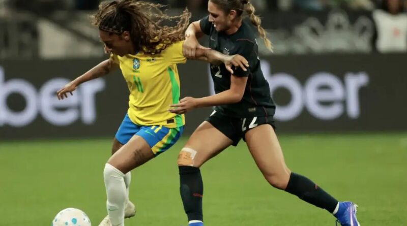 "Elas em campo" é tema do Caminhos da Reportagem desta segunda-feira