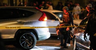 Homem é baleado em Nova York dentro de carro por agentes do ICE