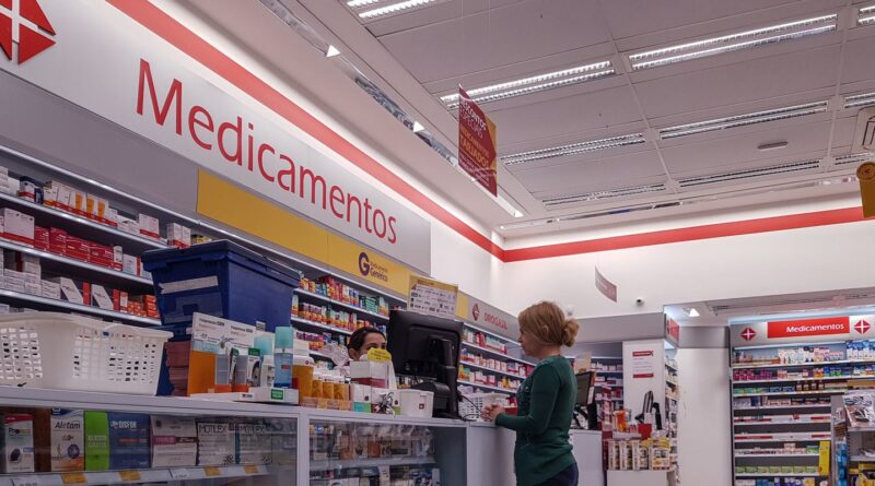 Mudanças na emissão e no controle de receitas médicas entram em vigor