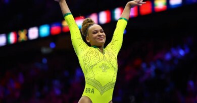 Rebeca, Flavinha e Lorrane avançam às finais do Mundial de Ginástica
