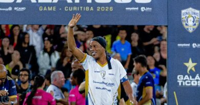 Ronaldinho Gaúcho anuncia volta aos gramados pelo italiano Ravenna